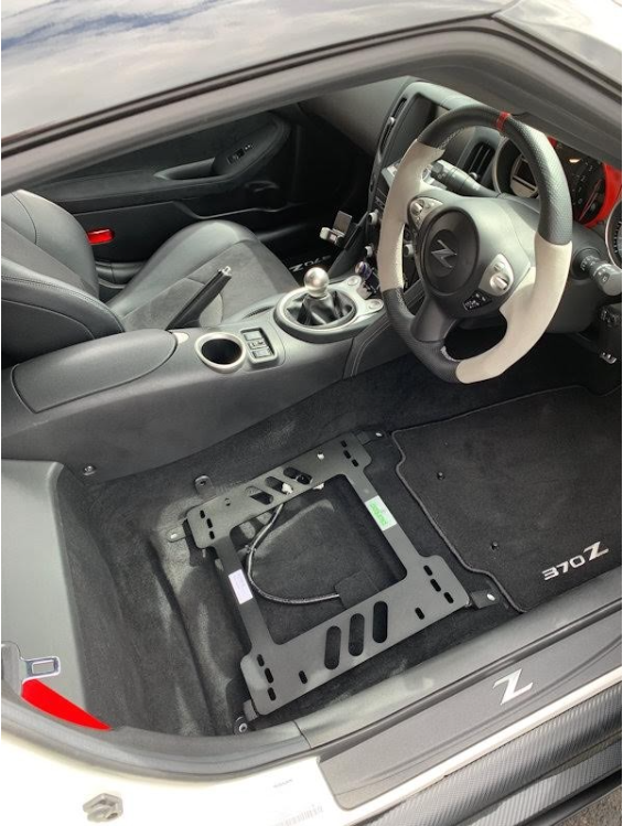 PLANTED SEAT BRACKET- NISSAN 370Z (2008+) - PASSENGER / RIGHT