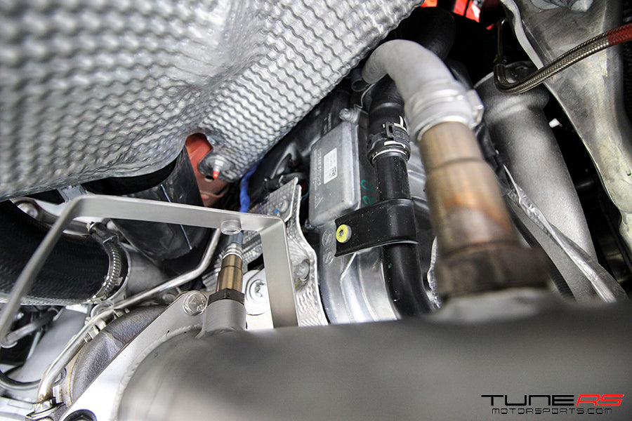 Porsche-991.2-Carrera-without-PSE-Cat-Bypass-Pipes-Installed-Detail-2.jpg