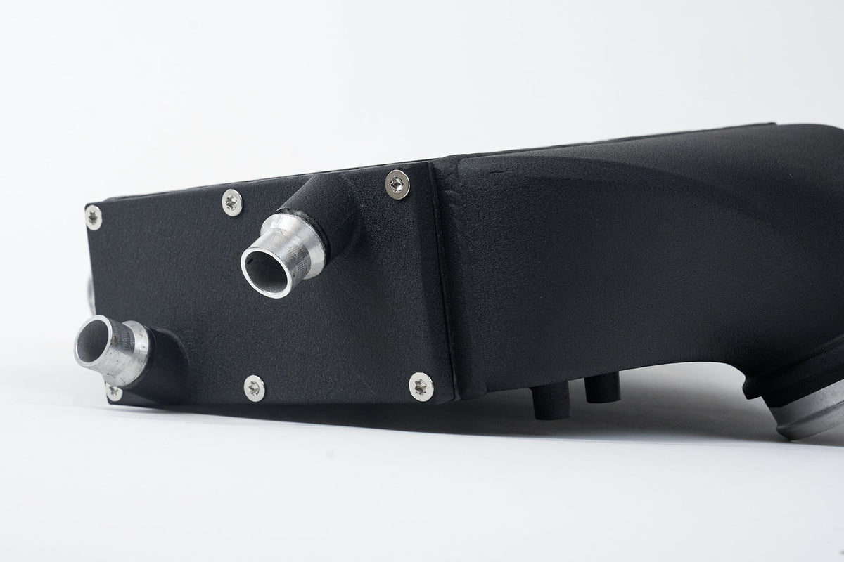CSF 8082 coolant connection fittings and end-tank construction detail