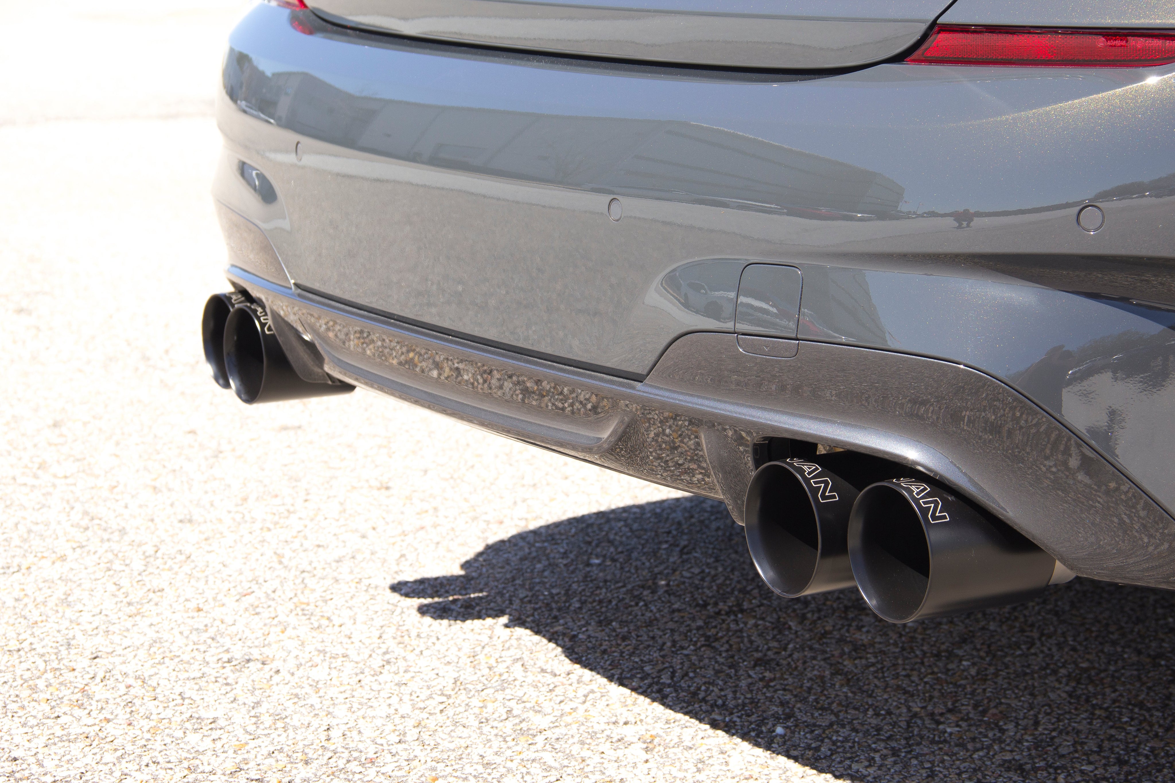 Dinan D660-0085-BLK axle-back exhaust for BMW M340i and M440i view 3