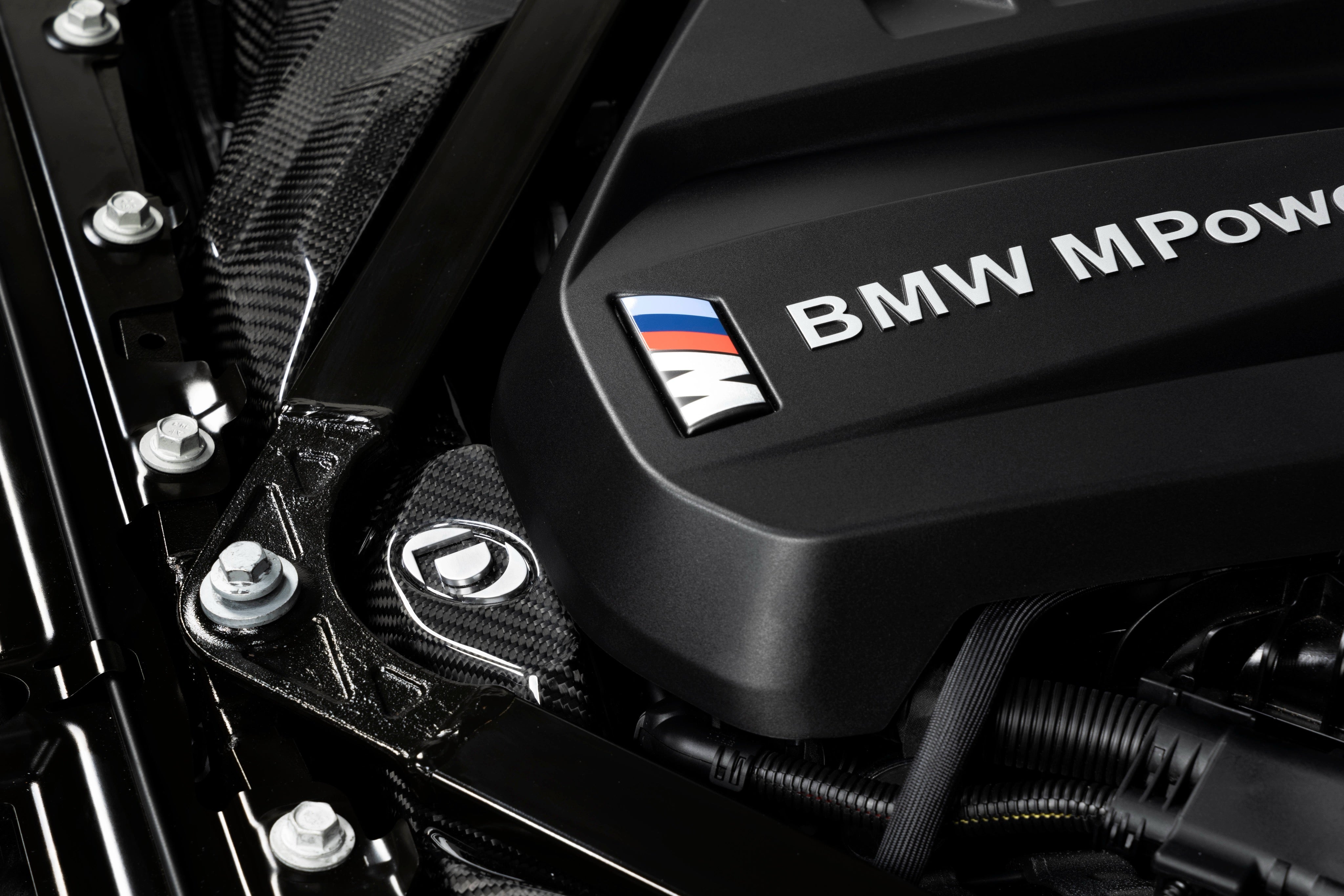 Dinan D760-0063 gloss carbon fiber cold air intake for BMW M2 M3 and M4 view 2