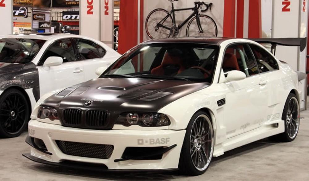 Seibon E46 M3 GTR-style carbon-fiber hood detail